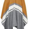 B.Young donna Poncho 20804810 WICAPE