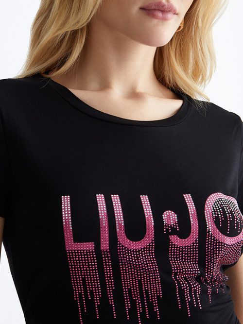Liu Jo T-shirt, manica corta in jersey di viscosa stretch con logo e strass che non ti faranno passare inosservata.